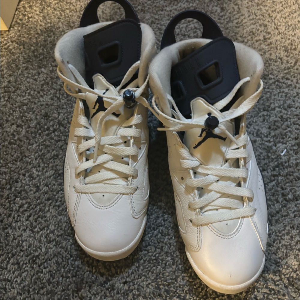Jordan 6 midnight navy size 7.5